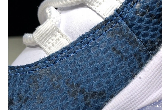 CD6846-102 11 Air Low Jordan 'Blue CD6846-102 Snakeskin' 0113